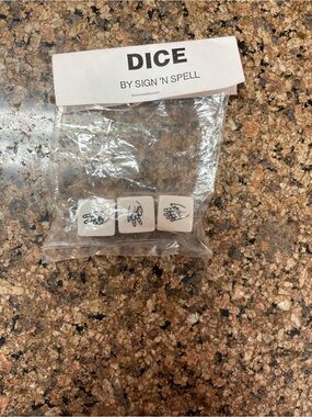 American Sign Language DICE by Sign 'N Spell -Hand Sign Dice Set